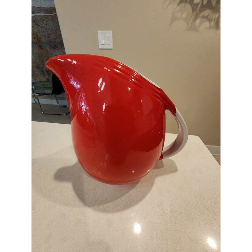 Hall Pert Chinese Red 32 Oz Sani Grid Pitcher Jug